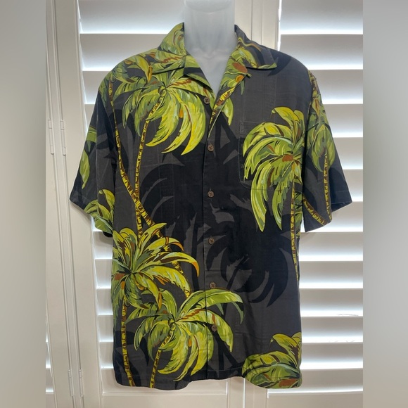 Tommy Bahama Men’s 100% Silk Hawaiian Shirt Size M Floral Camp Shirt Palm Trees - Picture 1 of 13